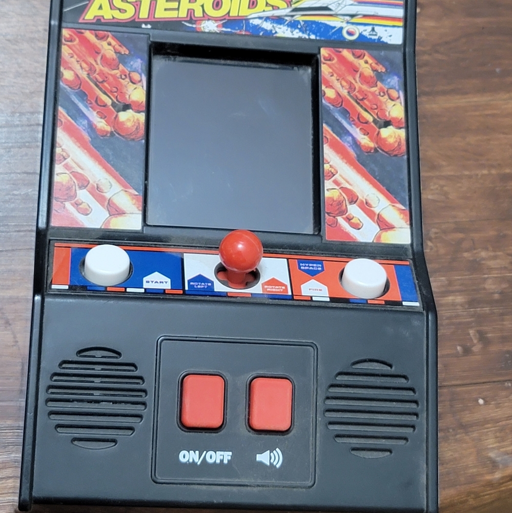 Atari Astroids 1979 Mini videgame - Picture 2 of 10